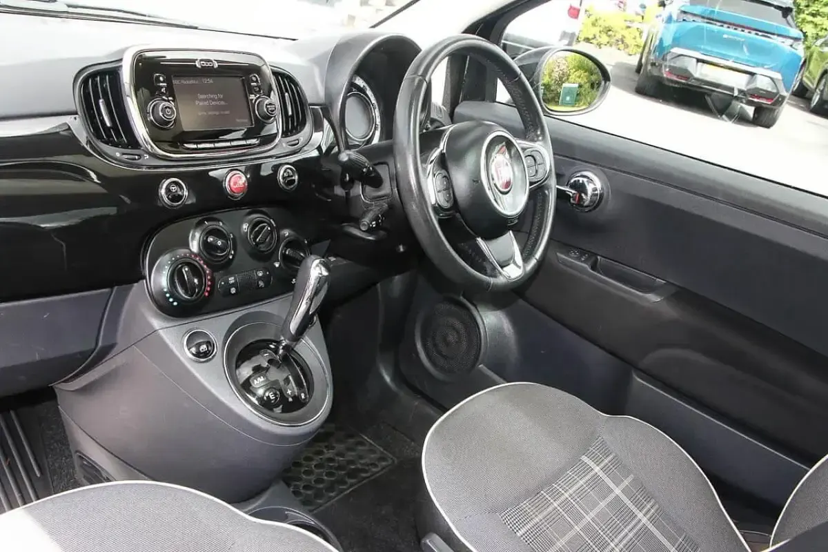 Used Fiat 500 Lounge 69 HP (50 kW) 2017 Black Hatchback