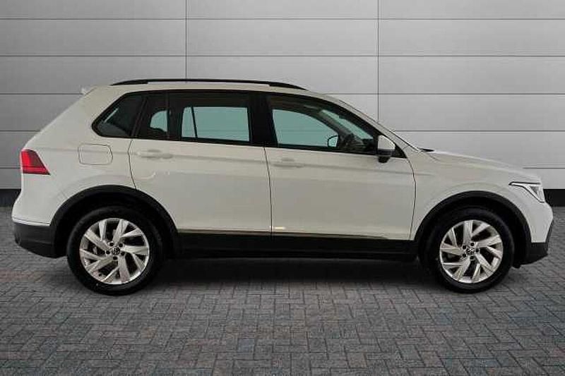 Used VW Tiguan Life 150 HP (110 kW) 2022 Pure white SUV