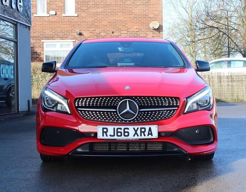 Usado Mercedes CLA220 AMG line 174 HP (127 kW) 2016 Vermelho Sedan