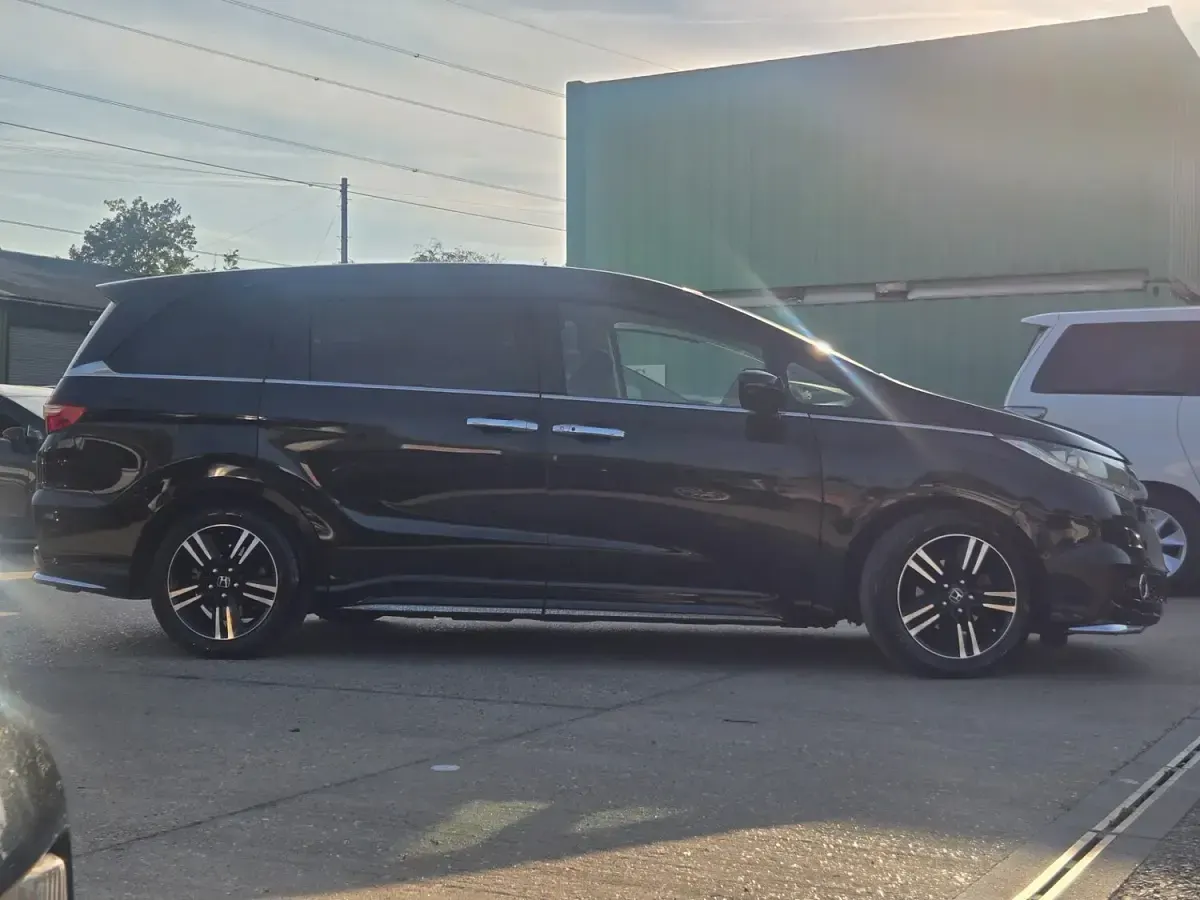Used Honda Odyssey 248 HP (182 kW) 2014 Black MPV