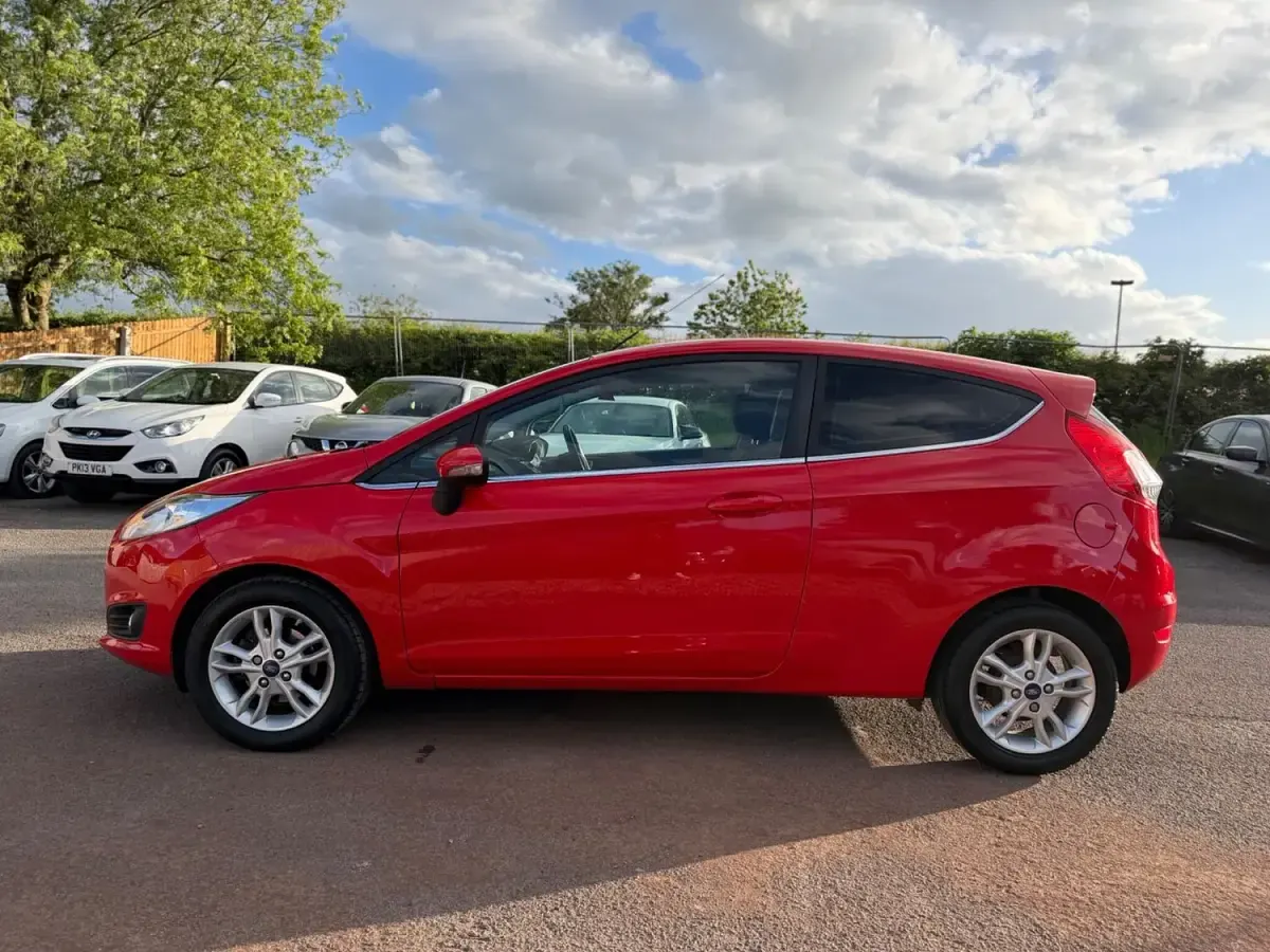 Used Ford Fiesta Zetec 2014 Red Hatchback