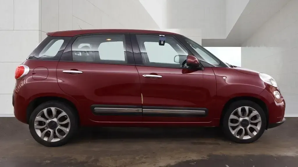 Gebraucht Fiat 500L Lounge 85 PS (62 kW) 2013 Rot Van / Kleinbus