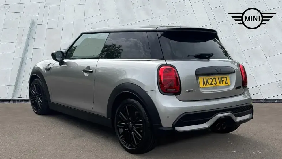 Used Mini Cooper S Exclusive 176 HP (129 kW) 2023 Silver Hatchback