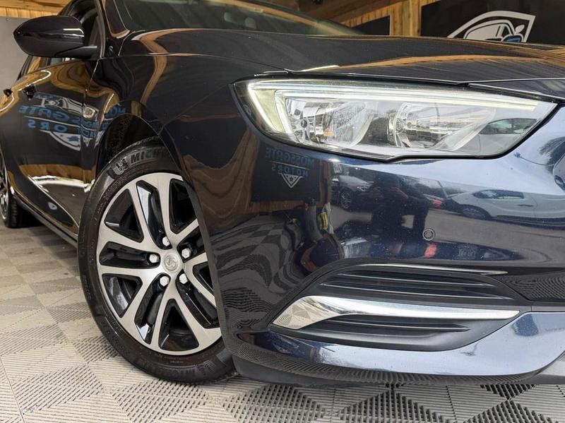 Used Vauxhall Insignia Design Edition 110 HP (80 kW) 2020 Blue Hatchback
