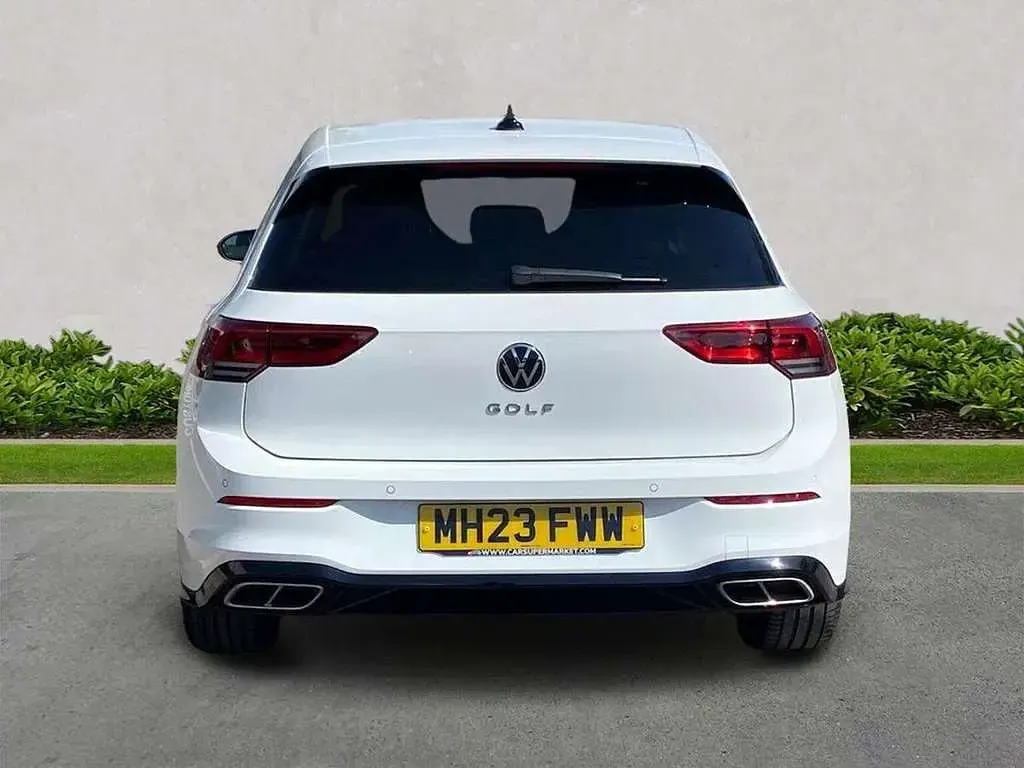 Used VW Golf VIII R-line 130 HP (95 kW) 2023 White Hatchback
