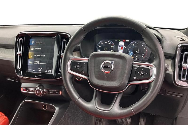 Begagnad Volvo XC40 Inscription 2020 Svart SUV