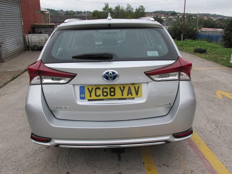 Used Toyota Auris Hybrid 2018 Silver Estate