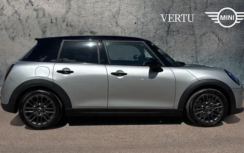 Used Mini Cooper Classic 150 kW (204 HP) 2026 Hatchback