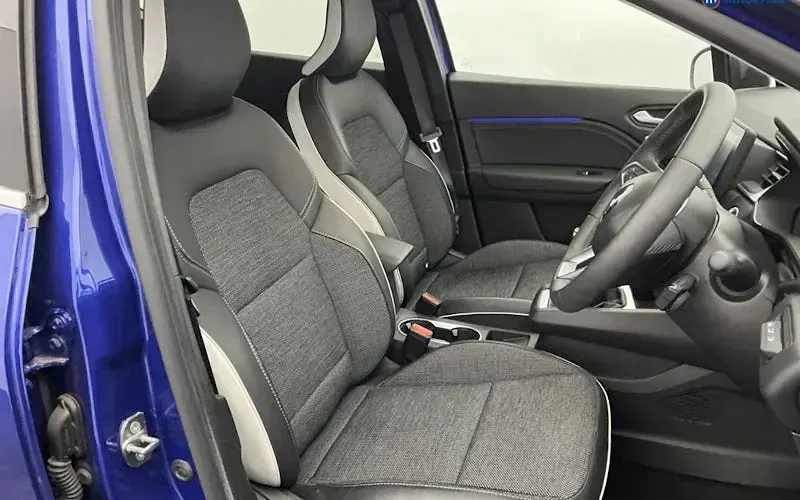 Used Renault Captur Techno 91 HP (66 kW) 2023 Blue/black SUV