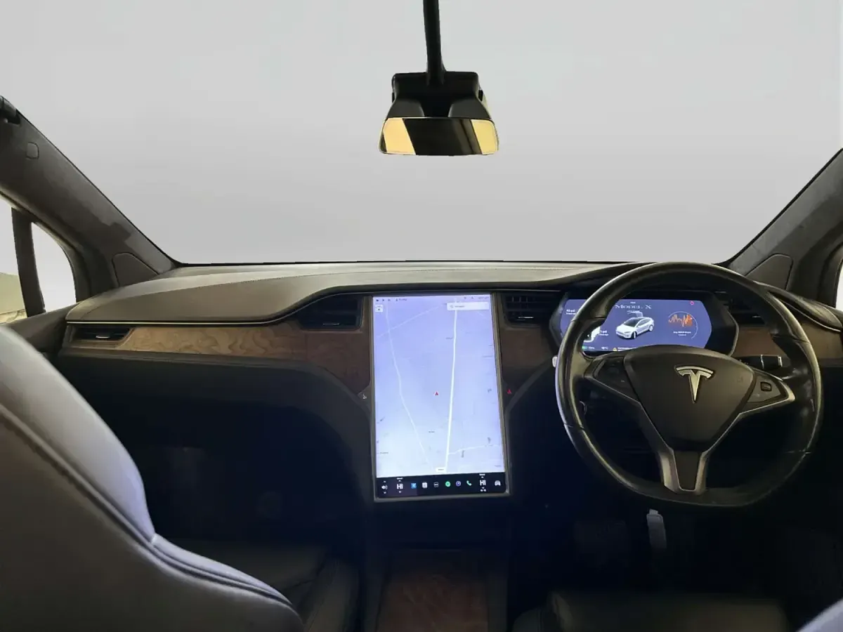 Używany Tesla Model X Long Range AWD 306 kW (417 KM) 2020 Biały SUV