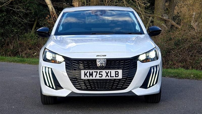 Second-hand Peugeot 208 Style 2025 Alb Hatchback