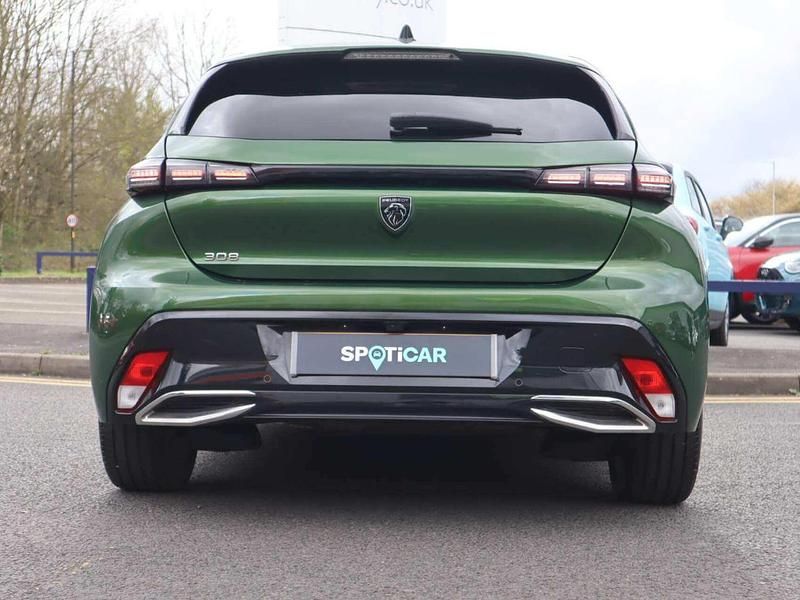 Used Peugeot 308 Allure Premium 130 HP (95 kW) 2022 Green Hatchback