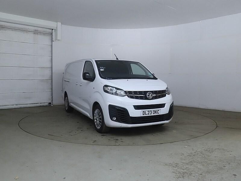 Used Vauxhall Vivaro 100 HP (73 kW) 2023 White MPV