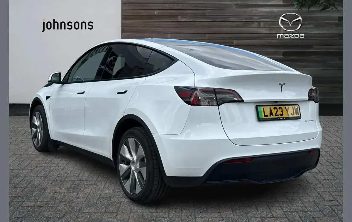 Used Tesla Model Y Long Range AWD 378 kW (514 HP) 2023 White SUV