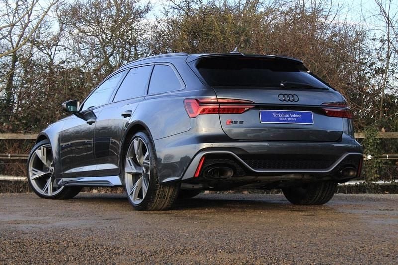 Begagnad Audi RS6 Performance 2024 Grå Kombi