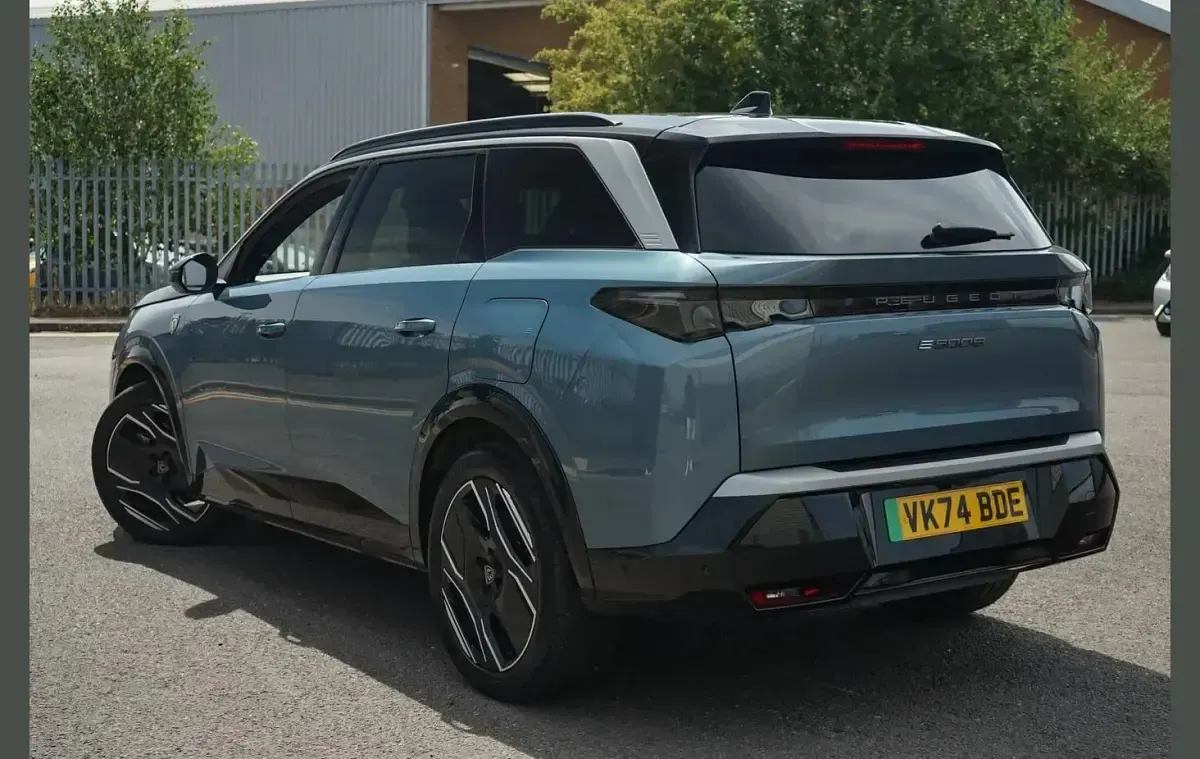 Used Peugeot 5008 GTi 156 kW (213 HP) 2024 Blue SUV