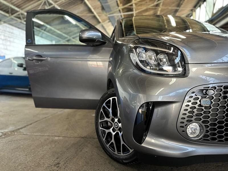 Used Smart ForFour Electric Drive Exclusive 60 kW (82 HP) 2021 Grey Hatchback