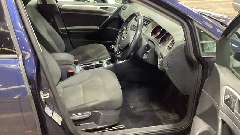 Used VW Golf VII Match 105 HP (77 kW) 2014 Blue Hatchback