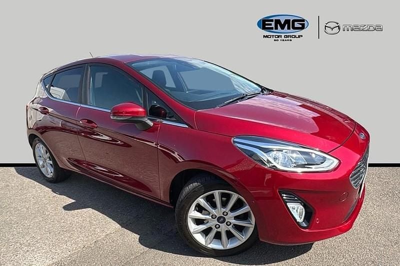 Used Ford Fiesta Titanium 100 HP (73 kW) 2018 Red Hatchback