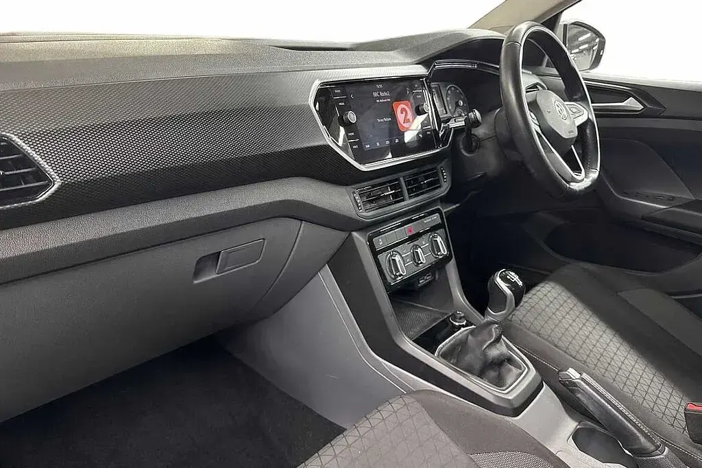Used VW T-Cross SE 95 HP (69 kW) 2019 White SUV