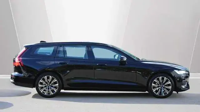Used Volvo V60 Core 163 HP (119 kW) 2023 Estate
