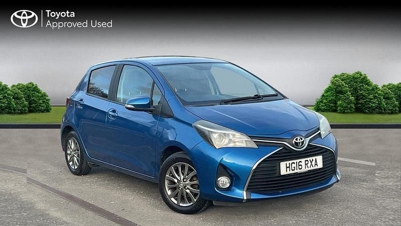 Used Toyota Yaris Multidrive S 99 HP (72 kW) 2016 Island blue Hatchback