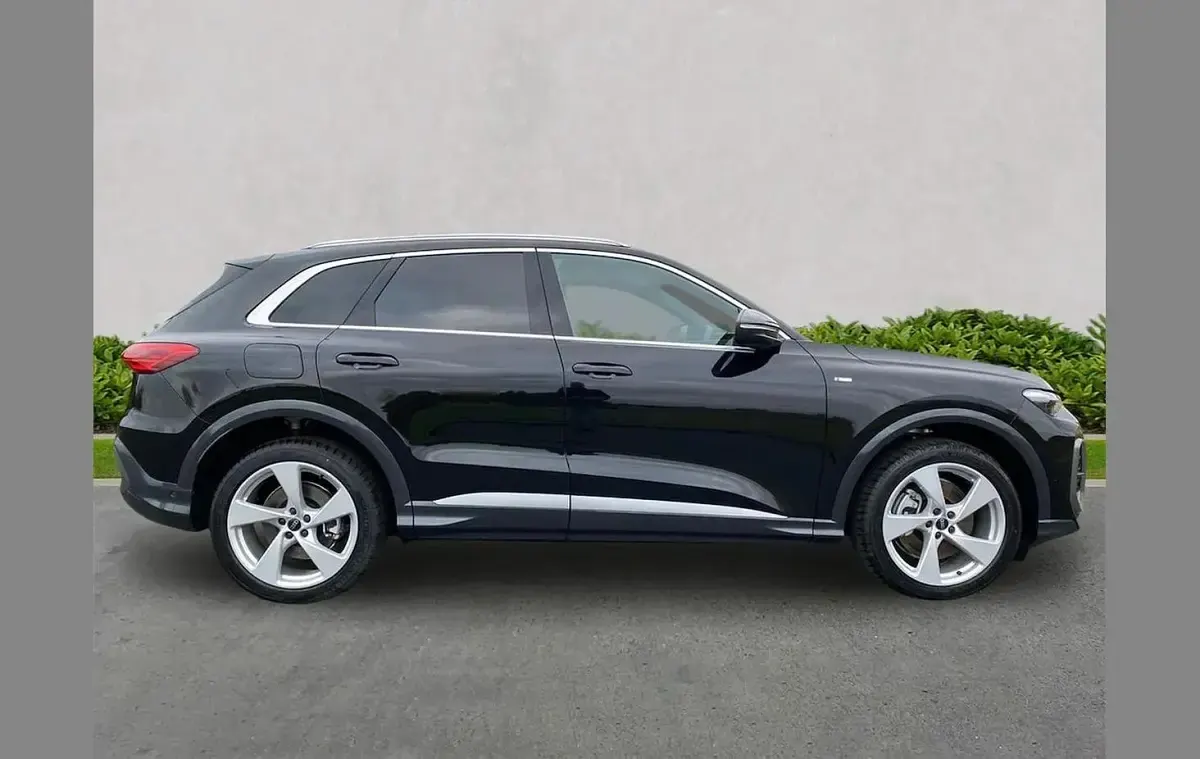 New Audi Q5 S-Line 204 HP (150 kW) 2026 Black SUV