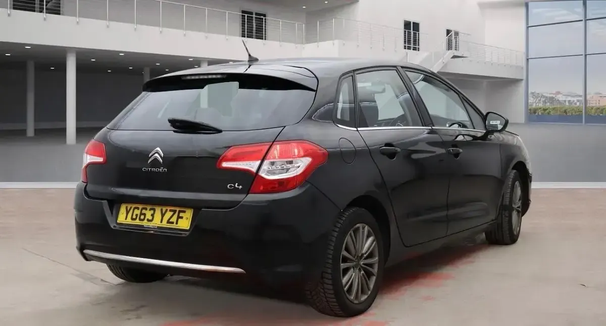 Used Citroën C4 VTR Sport 114 HP (83 kW) 2013 Black Hatchback