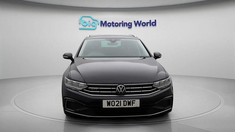Used VW Passat GTE 215 HP (158 kW) 2021 Black Estate