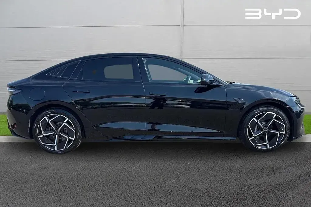 Used BYD Seal 389 kW (530 HP) 2025 Black Sedan