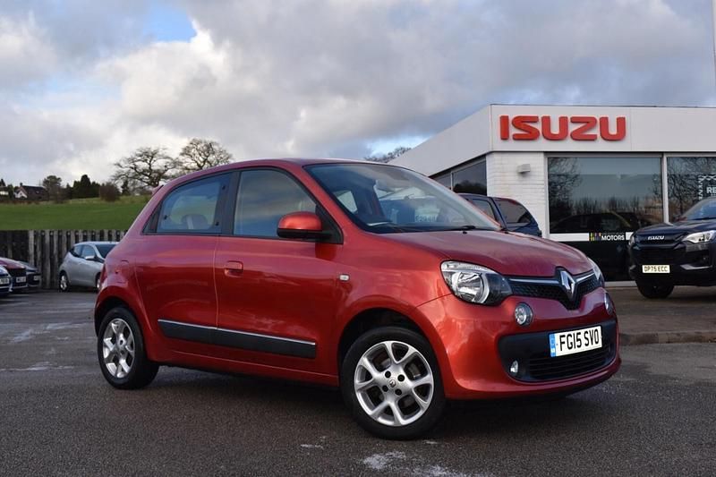 Red Used 2015 Renault Twingo Dynamique Hatchback | £4,482 (Fair price) - Image 1/3