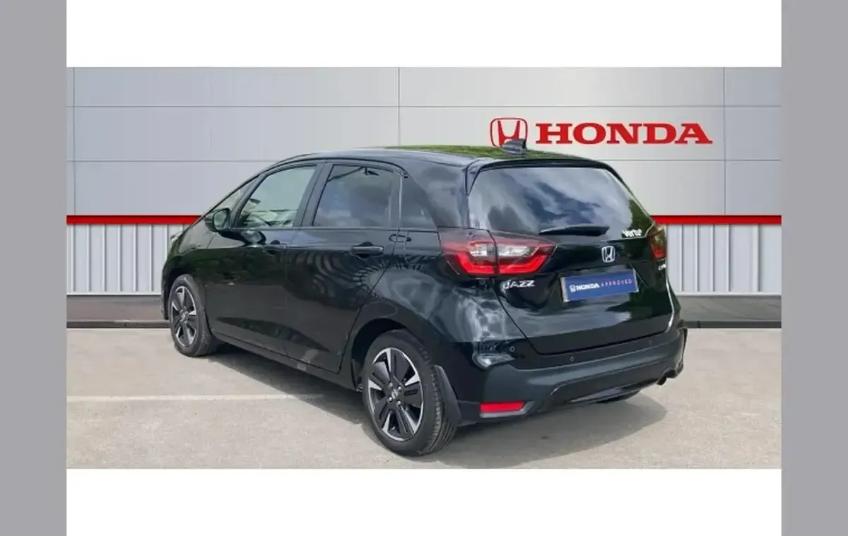 Używany Honda Jazz Advance 122 KM (89 kW) 2023 Czarny Hatchback