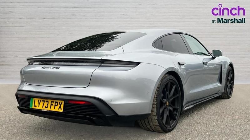 Usado Porsche Taycan 439 kW (598 HP) 2023 Prateado Sedan