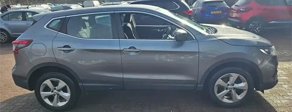 Used Nissan Qashqai Acenta Premium 115 HP (84 kW) 2018 Gunmetal grey SUV