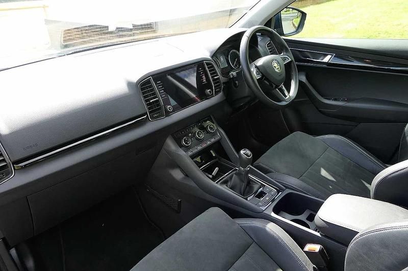 Used Skoda Karoq 110 HP (80 kW) 2019 Lava blue metallic SUV