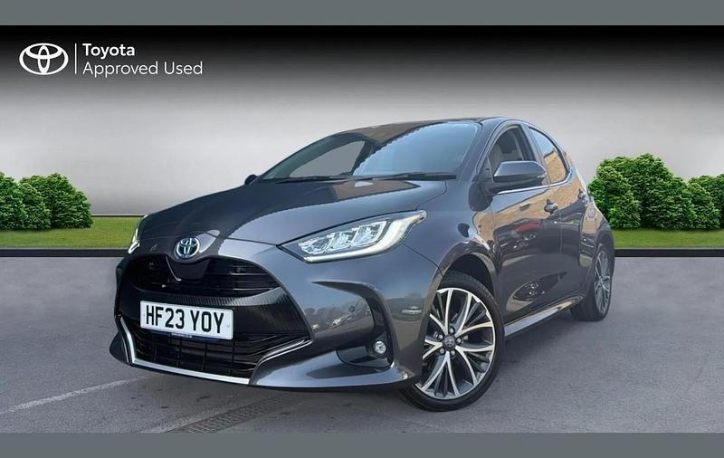 Used Toyota Yaris Hybrid 113 HP (83 kW) 2023 Grey Hatchback