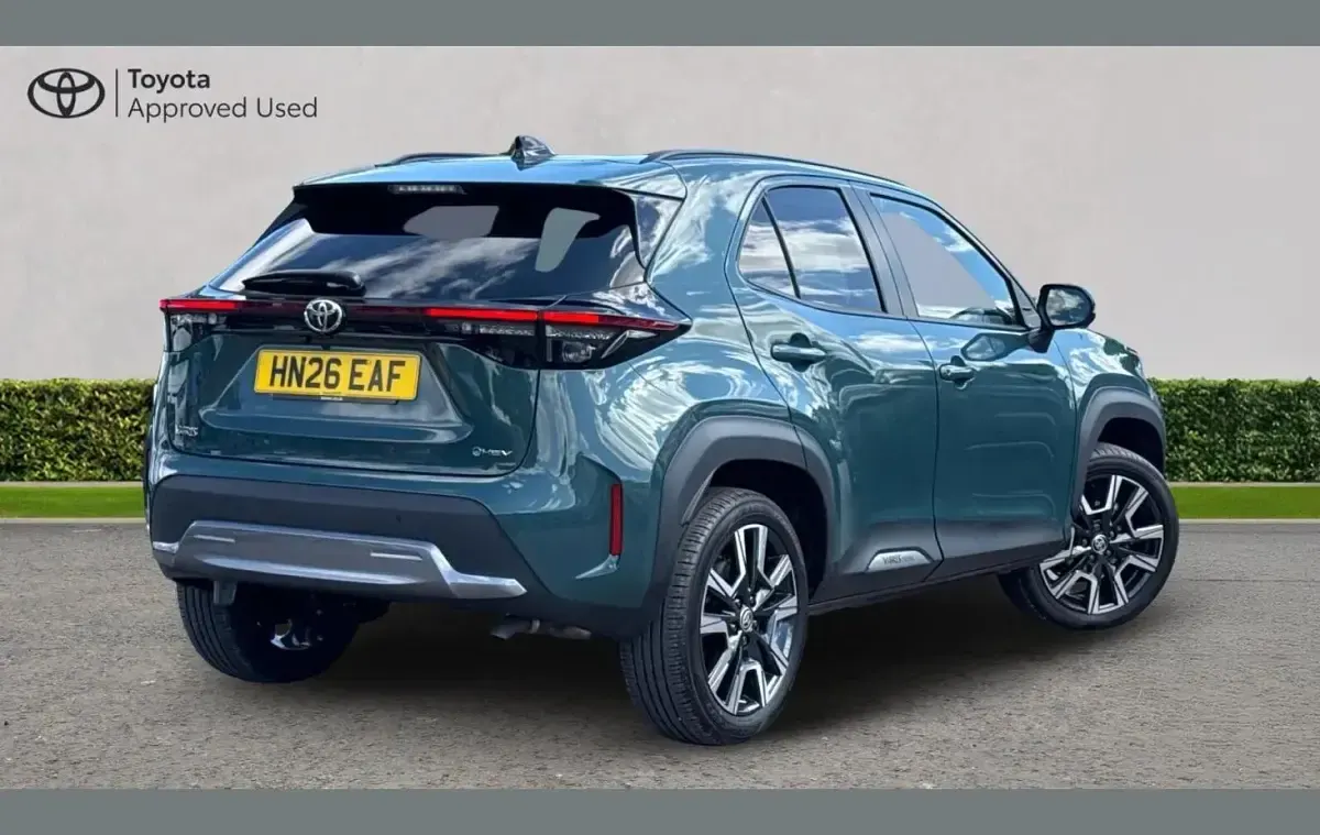 Used Toyota Yaris Cross 128 HP (94 kW) 2026 Green SUV