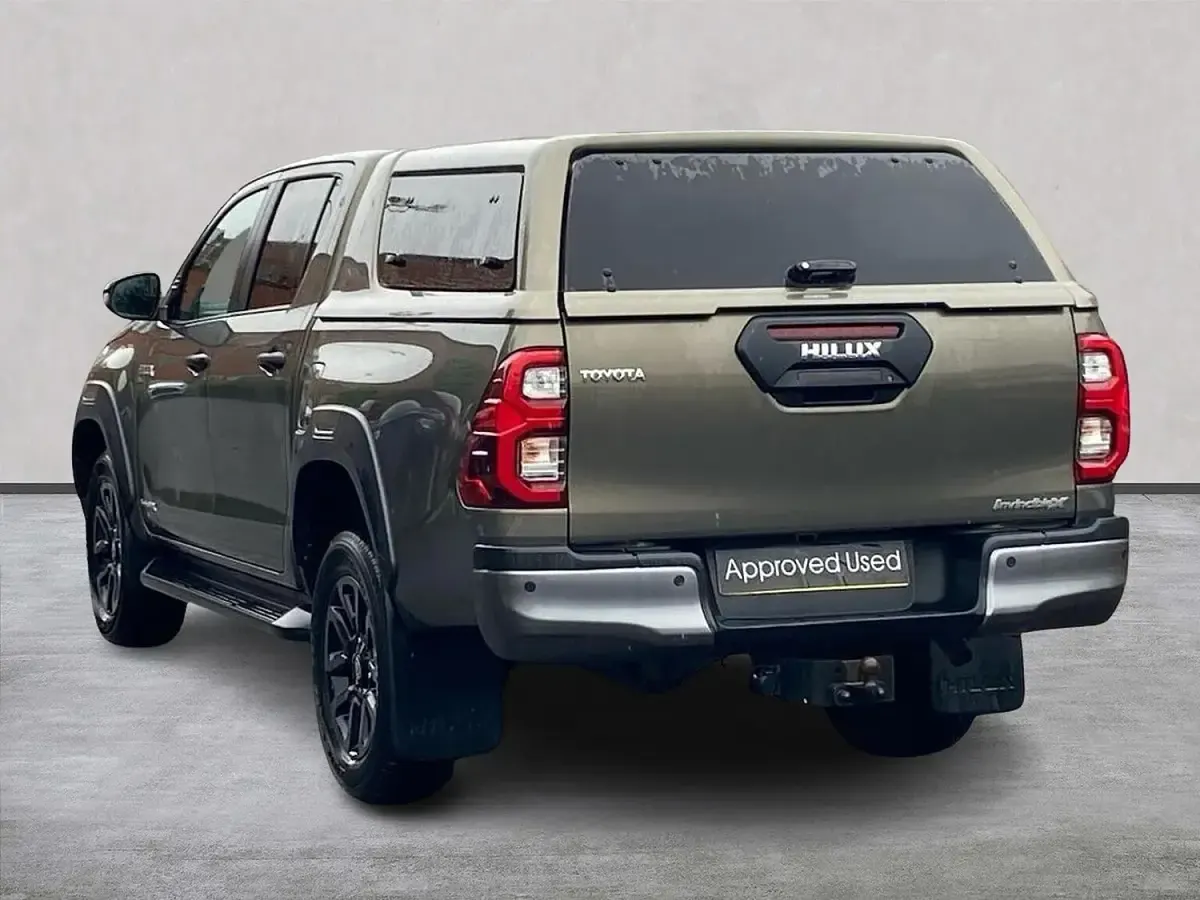 Used Toyota HiLux 204 HP (150 kW) 2023 Brown Pickup