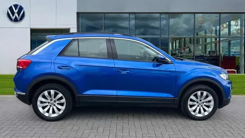 Used VW T-Roc SE 150 HP (110 kW) 2019 Blue SUV