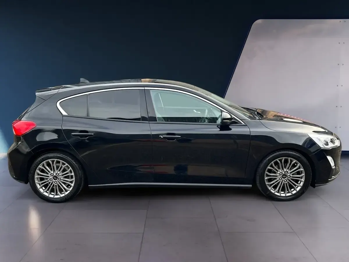 Used Ford Focus Titanium X 125 HP (91 kW) 2018 Black Hatchback