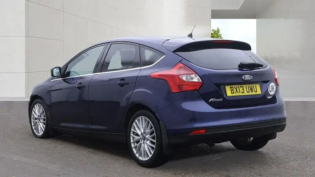 Used Ford Focus Zetec 2013 Blue Hatchback