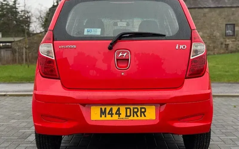 Used Hyundai i10 Active 86 HP (63 kW) 2013 Red Hatchback