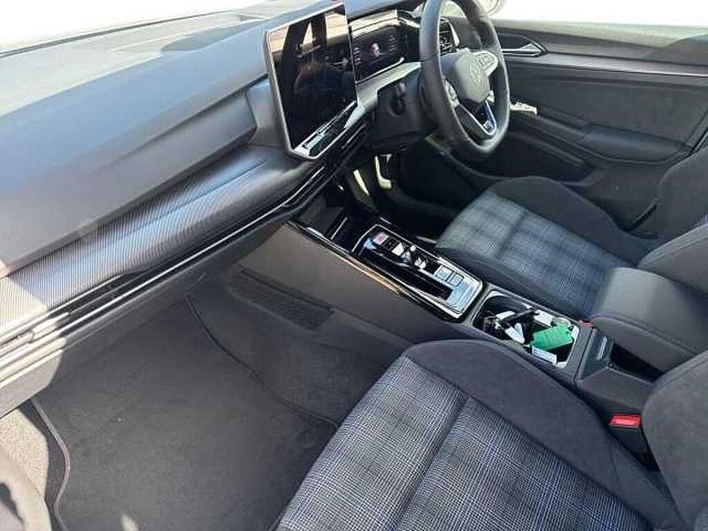 New VW Golf VIII GTE 272 HP (200 kW) 2026 Blue Hatchback