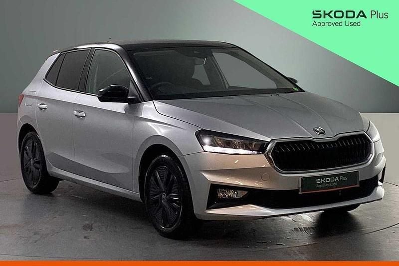 New Skoda Fabia Design Edition 70 HP (51 kW) 2025 Brilliant silver metallic black magic pearl effect Hatchback