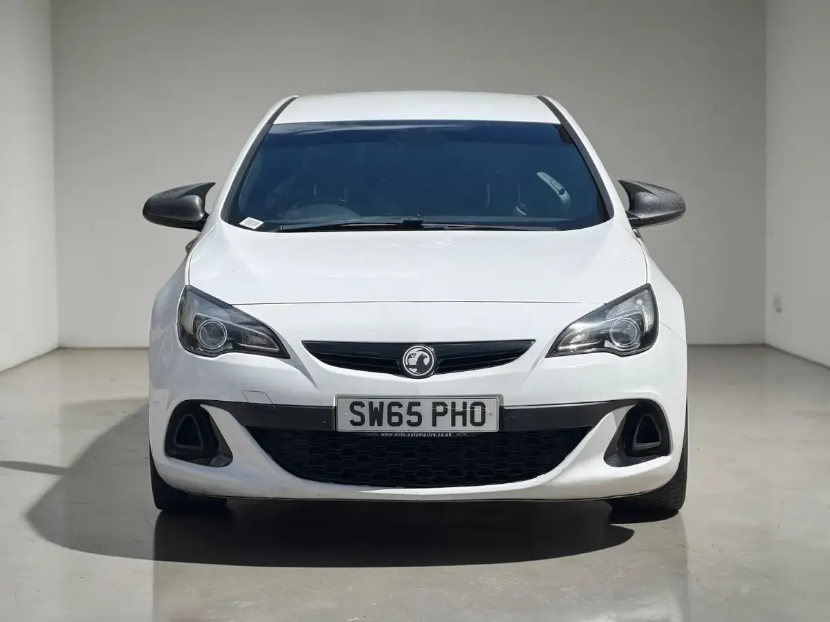 Used Vauxhall Astra S 2016 White Coupe