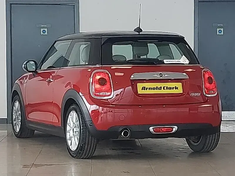 Used Mini Cooper Hatch 136 HP (100 kW) 2015 Red Hatchback