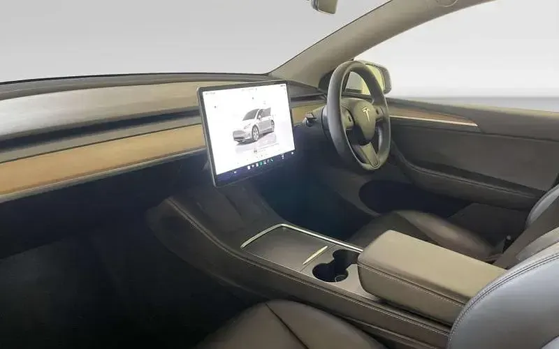 Used Tesla Model Y Long Range AWD 286 kW (389 HP) 2022 White SUV
