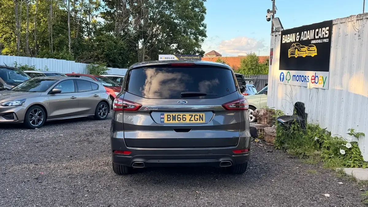 Used Ford S-MAX Titanium 180 HP (132 kW) 2017 Grey MPV