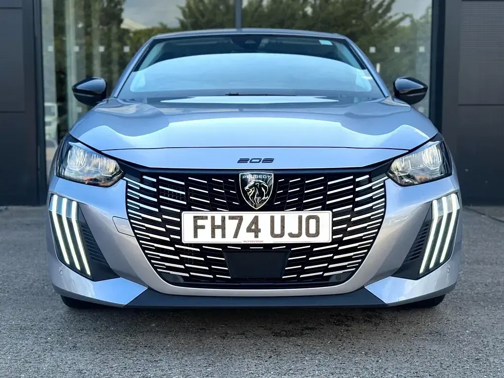Used Peugeot 208 Allure 101 HP (74 kW) 2025 Grey Hatchback