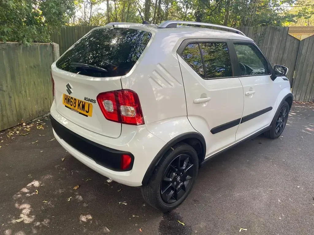 Used Suzuki Ignis SZ-T 90 HP (66 kW) 2018 White SUV